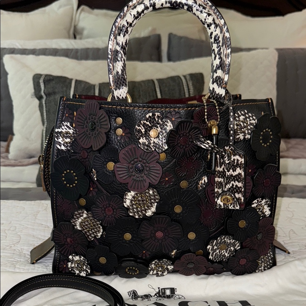 Coach 1941 Rogue 30 Tea Rose Exotic